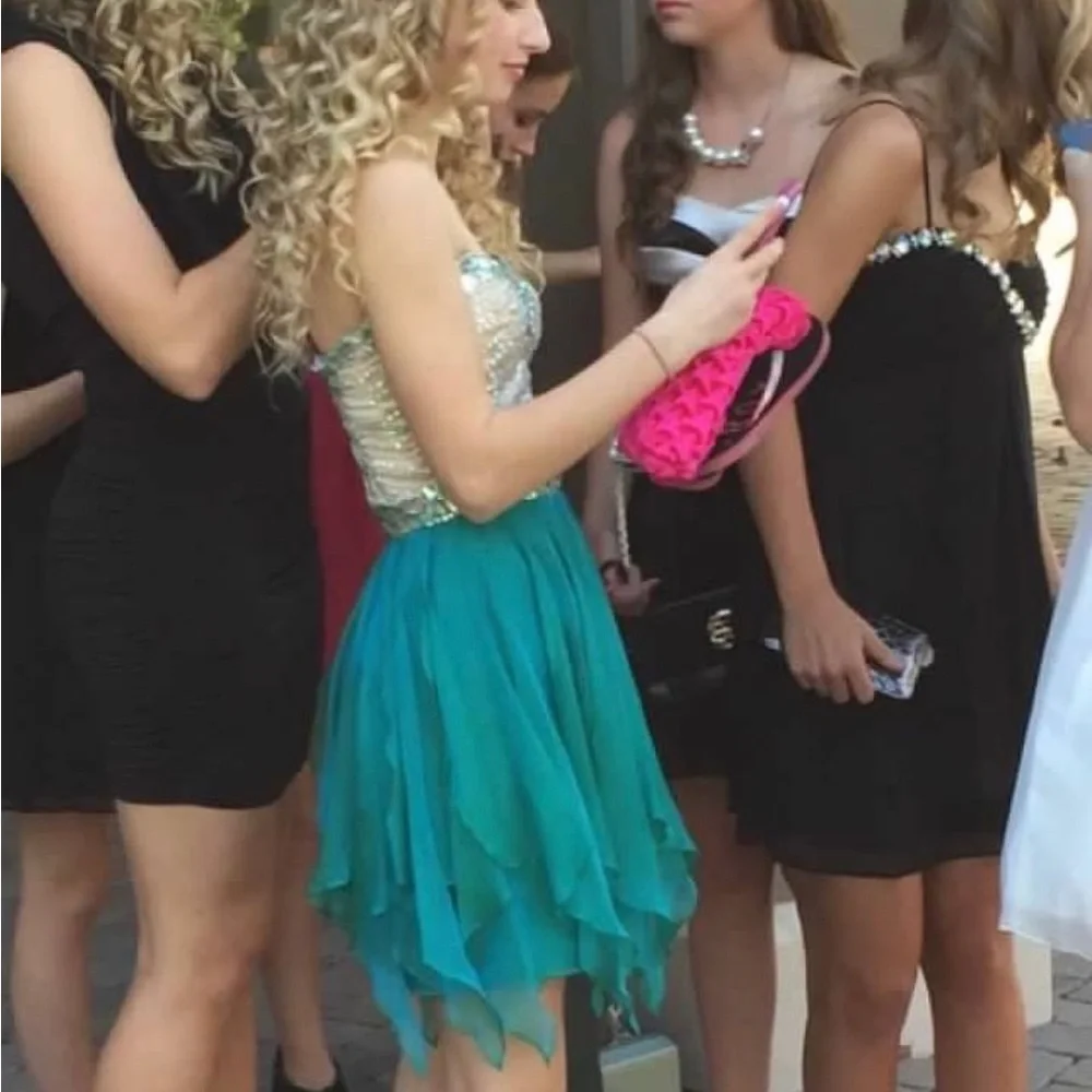 Sherri Hill Short Party Dress - Picture 8 of 16